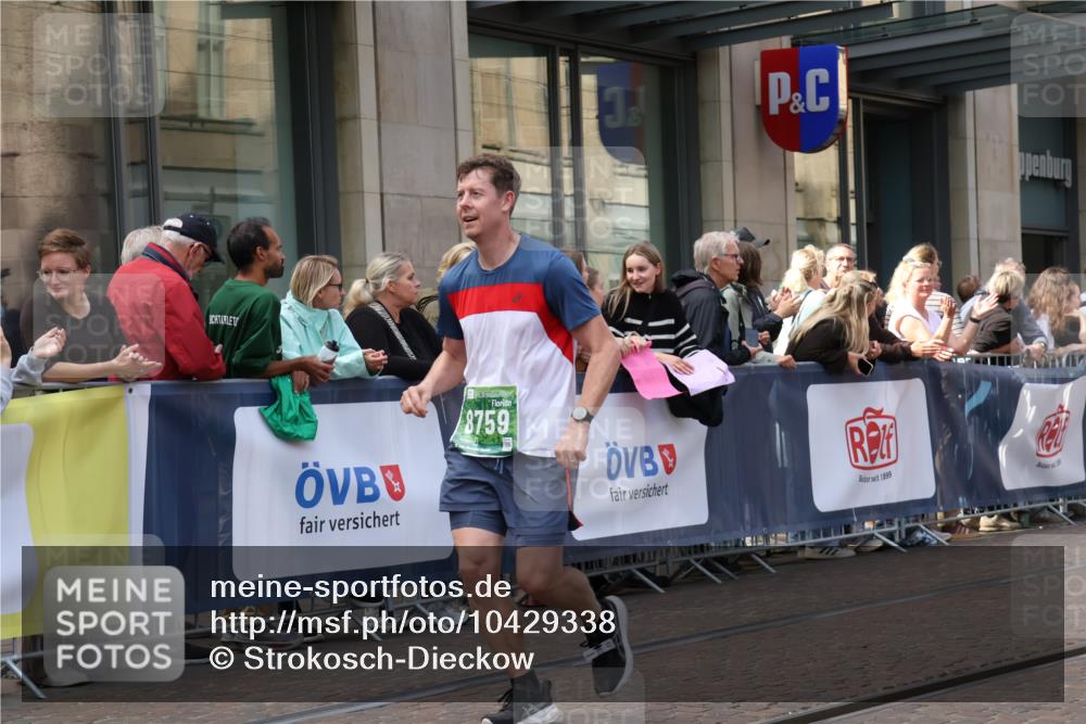 13.09.2026 - 21. swb-Marathon Bremen Strokosch-Dieckow http://msf.ph/oto/10429338 13.09.2026 13:09:06 Ziel 1034, 1241, 3197, 4473, 4895, 4898, 5111, 6652, 8759, 9789, 9866, 9904, 1925, 2287, 2291, 2909, 3110, 3330, 4384, 4898, 5383, 5517, 5636, 5696, 6906, 7262, 8120, 8830, 9240, 9411, 9867, 9906, 9911, 10044 meine-sportfotos.de