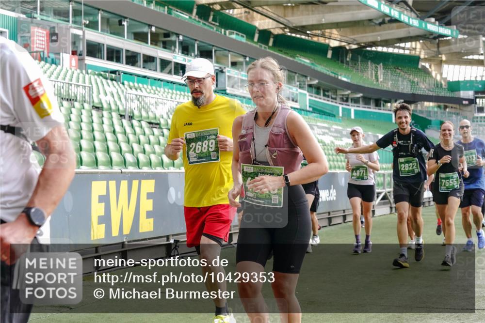 13.09.2026 - 21. swb-Marathon Bremen Michael Burmester http://msf.ph/oto/10429353 13.09.2026 13:27:02 Laufen im Stadion 186, 202, 357, 364, 390, 530, 597, 645, 726, 833, 888, 1077, 1283, 1412, 1443, 1473, 1487, 1530, 1608, 1618, 1700, 1744, 1769, 1828, 1961, 1984, 2236, 2273, 2298, 2309, 2382, 2384, 2388, 2404, 2428, 2507, 2508, 2542, 2558, 2576, 2582, 2592, 2656, 2675, 2725, 2748, 2817, 2875, 2876, 2923, 2965, 2970, 3045, 3047, 3050, 3062, 3073, 3084, 3097, 3172, 3184, 3219, 3359, 3433, 3540, 3592, 3629, 3756, 3885, 3907, 3978, 4457, 4660 meine-sportfotos.de