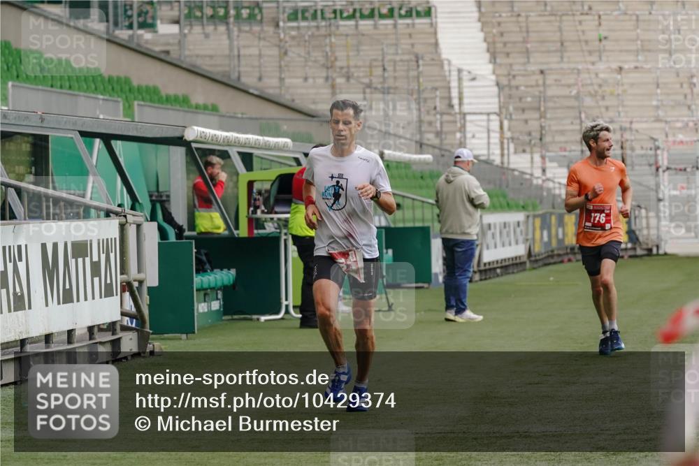 13.09.2026 - 21. swb-Marathon Bremen Michael Burmester http://msf.ph/oto/10429374 13.09.2026 12:05:35 Laufen im Stadion 176, 207, 1231, 1681, 1956 meine-sportfotos.de