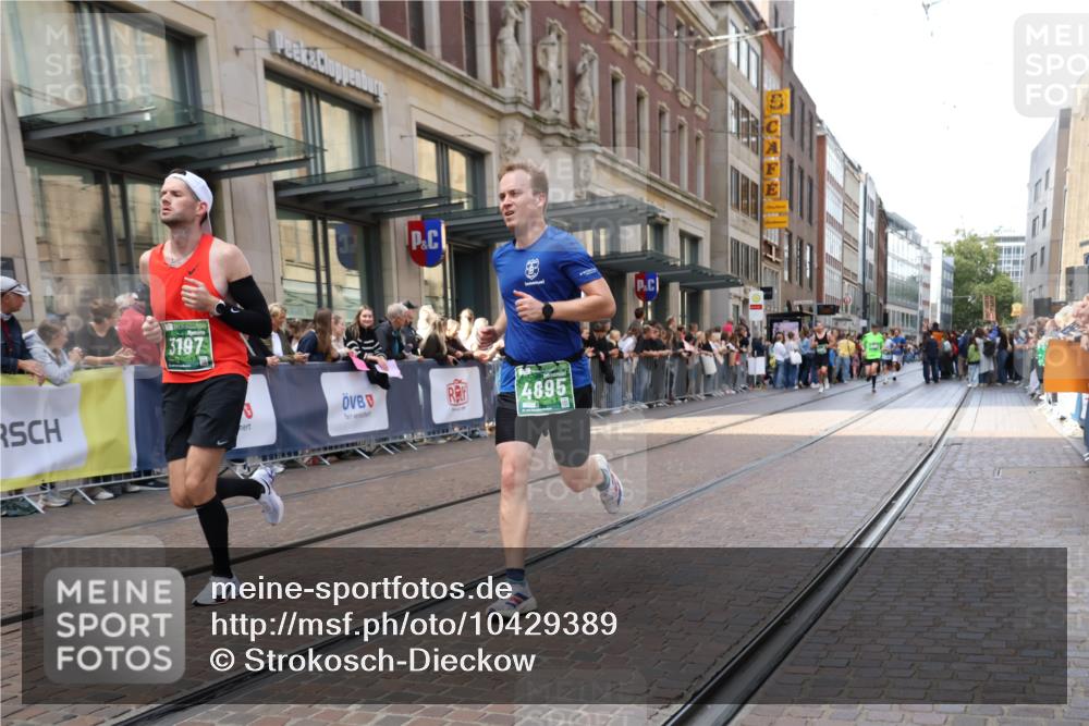 13.09.2026 - 21. swb-Marathon Bremen Strokosch-Dieckow http://msf.ph/oto/10429389 13.09.2026 13:09:08 Ziel 1034, 1241, 3197, 4473, 4895, 5111, 6652, 8759, 9789, 9866, 9904, 1925, 2287, 2291, 2909, 3330, 4384, 4898, 5383, 5517, 5636, 5696, 6906, 7262, 8120, 8830, 9867, 9906, 9911, 10044 meine-sportfotos.de