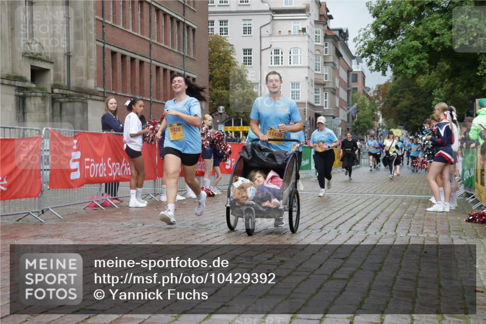 13.09.2026 - Kiel Lauf Yannick Fuchs http://msf.ph/oto/10429392 13.09.2026 11:10:24 Ziel 678, 2630, 10704, 11060, 11576, 12178, 12698, 585, 1937, 2337, 3086, 3227, 4063, 5371, 6908, 7826, 9102, 9168, 9254, 9665, 9967, 10154, 11013, 11428, 11429, 11884, 12008, 12016, 586, 1334, 2134, 2175, 2176, 2177, 3245, 3716, 6476, 9206, 9406, 9916, 10090, 10101, 10550, 508, 1074, 2992, 5843, 5867, 7683, 7826, 10352, 11208, 11428, 11429 meine-sportfotos.de