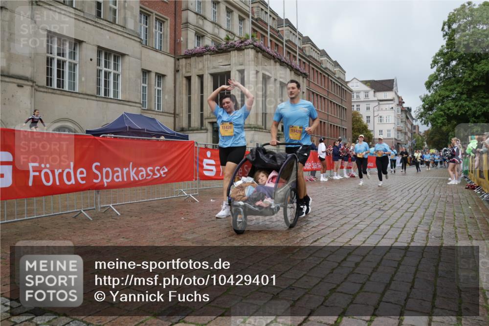 13.09.2026 - Kiel Lauf Yannick Fuchs http://msf.ph/oto/10429401 13.09.2026 11:10:26 Ziel 678, 2630, 3245, 6476, 10704, 11060, 11576, 12178, 585, 1937, 2337, 3086, 3227, 4063, 5371, 6908, 9102, 9168, 9254, 9665, 9967, 10154, 11013, 11428, 11429, 11884, 12008, 12016, 12178, 12698, 586, 1334, 2134, 2175, 2176, 2177, 3716, 6409, 8491, 9206, 9406, 9916, 10090, 10101, 10550, 508, 1074, 5843, 5867, 6908, 7683, 7826, 9967, 10352, 11208, 11428, 11429 meine-sportfotos.de