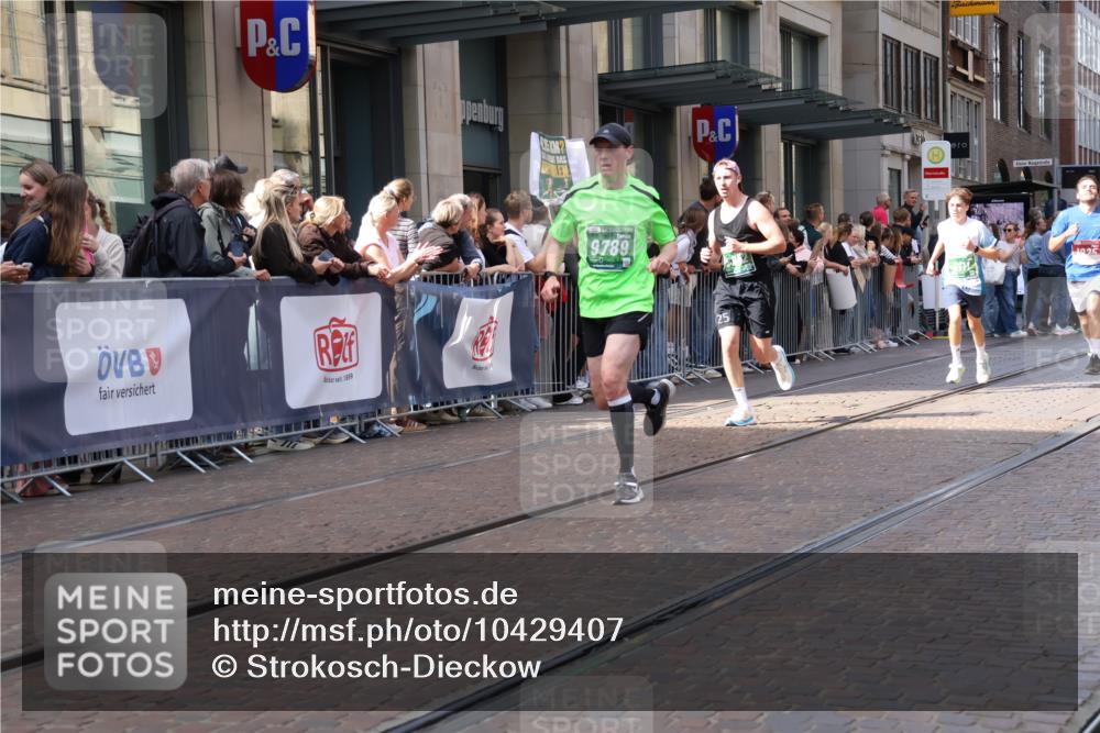 13.09.2026 - 21. swb-Marathon Bremen Strokosch-Dieckow http://msf.ph/oto/10429407 13.09.2026 13:09:12 Ziel 195, 1034, 3197, 4473, 4782, 4895, 5111, 6652, 8759, 9789, 9866, 1241, 1925, 2287, 2291, 2909, 3330, 4384, 4898, 5383, 5517, 5636, 5696, 6906, 7262, 8120, 8830, 9904, 9906, 9911, 10044 meine-sportfotos.de