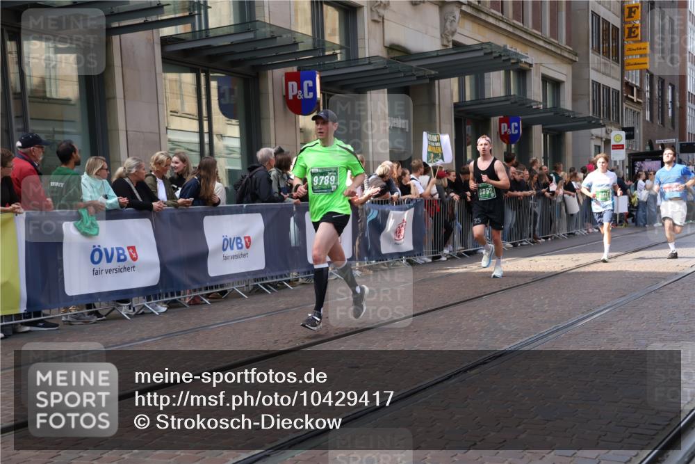 13.09.2026 - 21. swb-Marathon Bremen Strokosch-Dieckow http://msf.ph/oto/10429417 13.09.2026 13:09:12 Ziel 195, 1034, 3197, 4473, 4782, 4895, 5111, 6652, 8759, 9789, 9866, 1241, 1925, 2287, 2291, 2909, 3330, 4384, 4898, 5383, 5517, 5636, 5696, 6906, 7262, 8120, 8830, 9904, 9906, 9911, 10044 meine-sportfotos.de