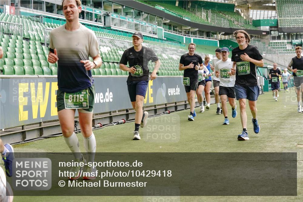 13.09.2026 - 21. swb-Marathon Bremen Michael Burmester http://msf.ph/oto/10429418 13.09.2026 13:03:18 Laufen im Stadion 150, 209, 210, 488, 596, 722, 725, 762, 881, 936, 940, 1014, 1163, 1250, 1343, 1458, 1460, 1479, 1611, 1649, 1653, 1771, 2223, 2276, 2292, 2345, 2364, 2378, 2421, 2434, 2513, 2625, 2666, 2668, 2779, 2851, 2900, 2934, 2977, 2987, 3013, 3044, 3114, 3135, 3163, 3164, 3187, 3248, 3258, 3294, 3334, 3360, 3392, 3402, 3454, 3460, 3496, 3510, 3527, 3576, 3579, 3585, 3597, 3603, 3618, 3721, 3846, 3852, 3859, 3893, 3938, 3970, 3983, 4000, 4077, 4133, 4506, 4558 meine-sportfotos.de