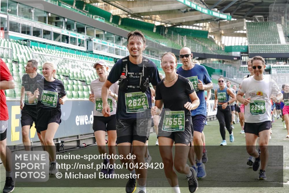 13.09.2026 - 21. swb-Marathon Bremen Michael Burmester http://msf.ph/oto/10429420 13.09.2026 13:27:04 Laufen im Stadion 186, 202, 357, 364, 390, 530, 597, 645, 726, 833, 888, 1077, 1283, 1412, 1443, 1473, 1487, 1530, 1608, 1618, 1700, 1744, 1769, 1828, 1961, 1984, 2236, 2273, 2298, 2309, 2382, 2384, 2388, 2404, 2428, 2507, 2508, 2542, 2558, 2576, 2582, 2592, 2656, 2675, 2725, 2748, 2817, 2875, 2876, 2923, 2965, 2970, 3045, 3047, 3050, 3062, 3073, 3084, 3097, 3172, 3184, 3219, 3359, 3433, 3540, 3592, 3629, 3756, 3885, 3907, 3978, 4457, 4660 meine-sportfotos.de