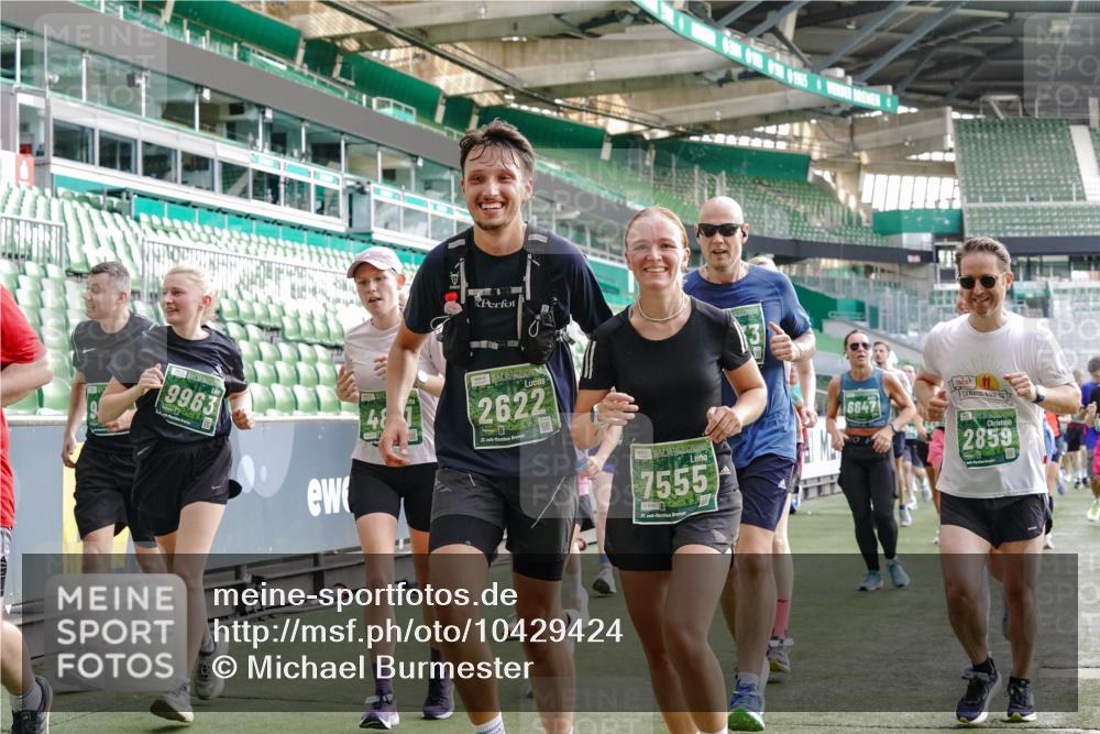13.09.2026 - 21. swb-Marathon Bremen Michael Burmester http://msf.ph/oto/10429424 13.09.2026 13:27:04 Laufen im Stadion 186, 202, 357, 364, 390, 530, 597, 645, 726, 833, 888, 1077, 1283, 1412, 1443, 1473, 1487, 1530, 1608, 1618, 1700, 1744, 1769, 1828, 1961, 1984, 2236, 2273, 2298, 2309, 2382, 2384, 2388, 2404, 2428, 2507, 2508, 2542, 2558, 2576, 2582, 2592, 2656, 2675, 2725, 2748, 2817, 2875, 2876, 2923, 2965, 2970, 3045, 3047, 3050, 3062, 3073, 3084, 3097, 3172, 3184, 3219, 3359, 3433, 3540, 3592, 3629, 3756, 3885, 3907, 3978, 4457, 4660 meine-sportfotos.de