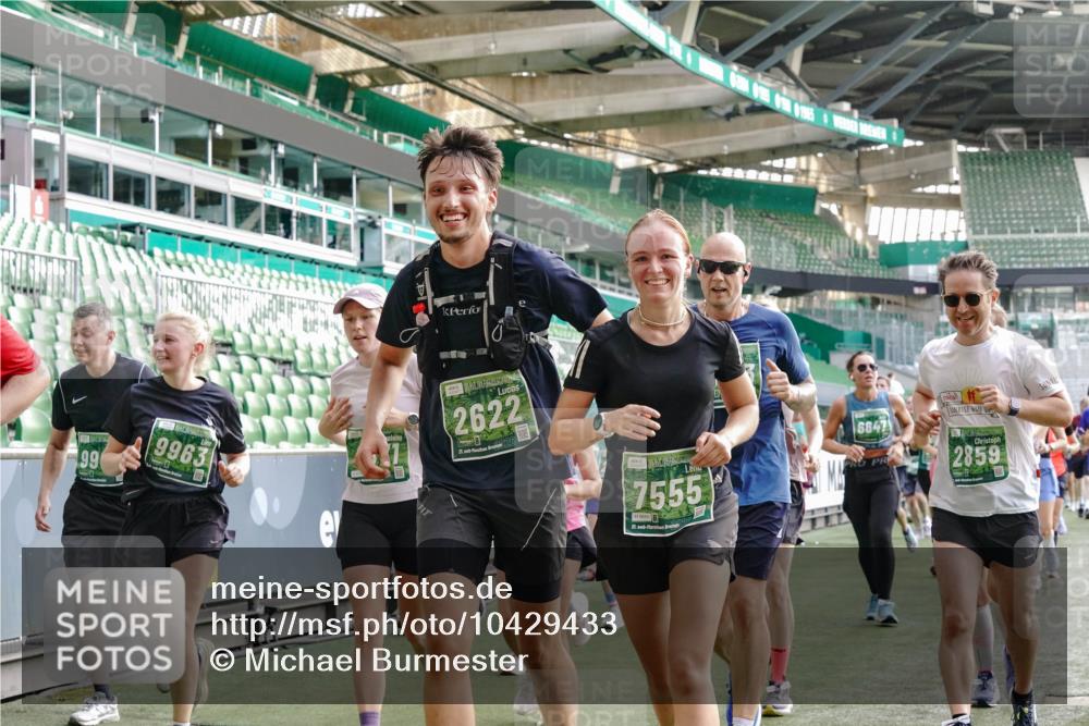 13.09.2026 - 21. swb-Marathon Bremen Michael Burmester http://msf.ph/oto/10429433 13.09.2026 13:27:04 Laufen im Stadion 186, 202, 357, 364, 390, 530, 597, 645, 726, 833, 888, 1077, 1283, 1412, 1443, 1473, 1487, 1530, 1608, 1618, 1700, 1744, 1769, 1828, 1961, 1984, 2236, 2273, 2298, 2309, 2382, 2384, 2388, 2404, 2428, 2507, 2508, 2542, 2558, 2576, 2582, 2592, 2656, 2675, 2725, 2748, 2817, 2875, 2876, 2923, 2965, 2970, 3045, 3047, 3050, 3062, 3073, 3084, 3097, 3172, 3184, 3219, 3359, 3433, 3540, 3592, 3629, 3756, 3885, 3907, 3978, 4457, 4660 meine-sportfotos.de