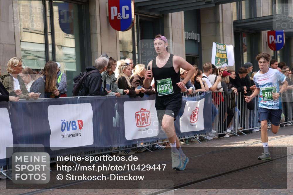 13.09.2026 - 21. swb-Marathon Bremen Strokosch-Dieckow http://msf.ph/oto/10429447 13.09.2026 13:09:13 Ziel 195, 1034, 3197, 4473, 4782, 4895, 5111, 6652, 8759, 9789, 9866, 1241, 1925, 2287, 2291, 2909, 4384, 4898, 5383, 5517, 5636, 5696, 6906, 7262, 8120, 8830, 9904, 9911, 10044 meine-sportfotos.de