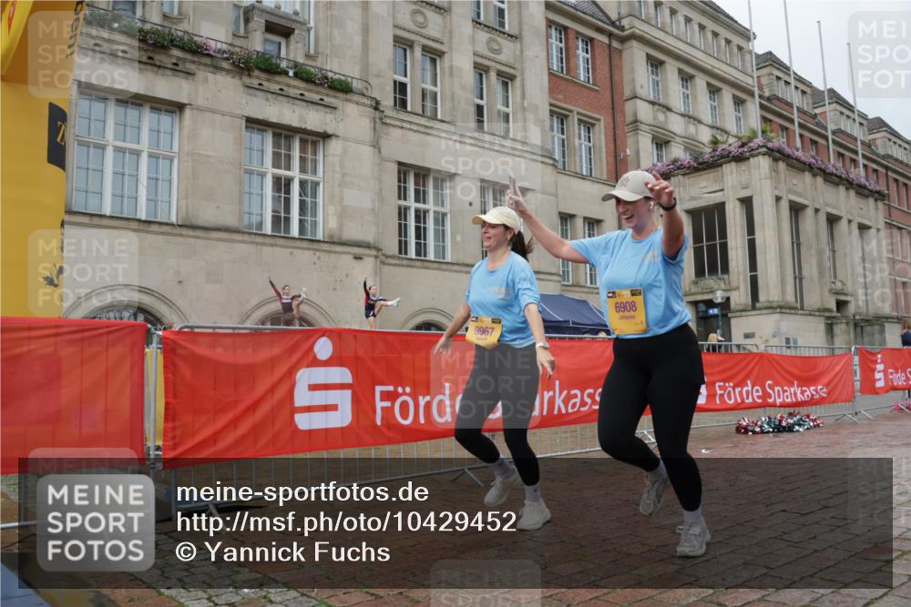 13.09.2026 - Kiel Lauf Yannick Fuchs http://msf.ph/oto/10429452 13.09.2026 11:10:29 Ziel 678, 2134, 2630, 3245, 6476, 9206, 9406, 10704, 11060, 11576, 585, 1937, 2337, 3086, 3227, 4063, 5371, 6908, 9102, 9168, 9254, 9665, 9967, 10154, 11013, 11884, 12008, 12016, 12178, 12698, 586, 1334, 2175, 2176, 2177, 3716, 6409, 6670, 8491, 9916, 10090, 10101, 10550, 11600, 6908, 7826, 9967, 11428, 11429 meine-sportfotos.de