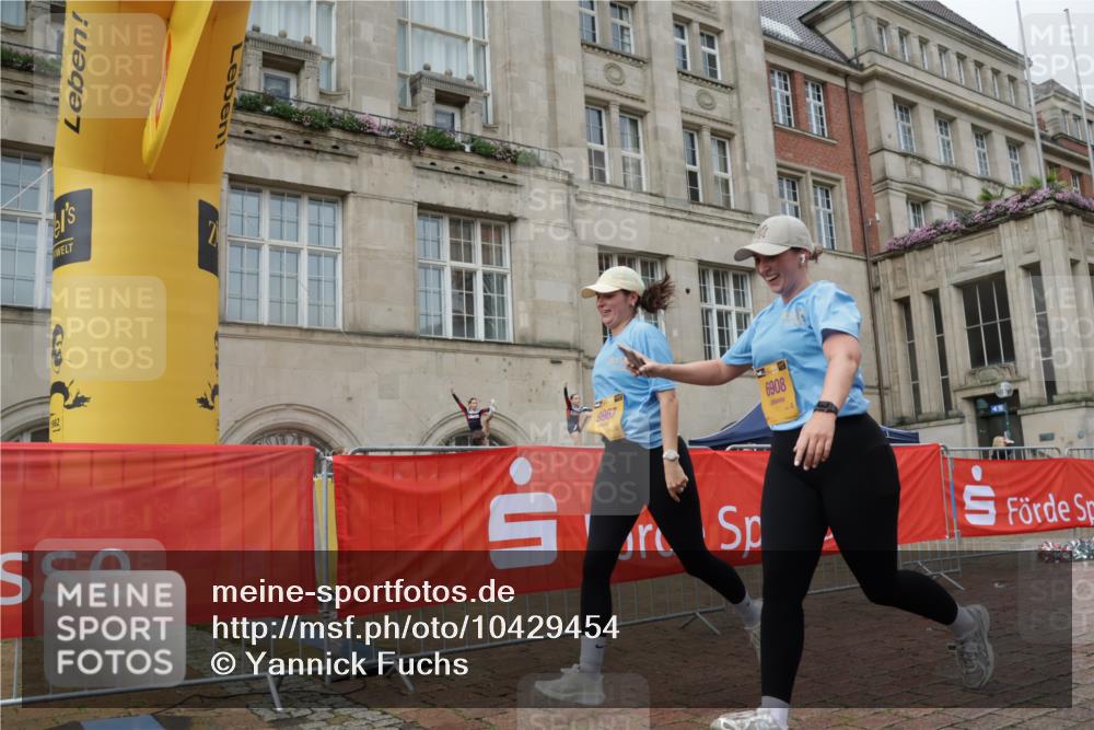 13.09.2026 - Kiel Lauf Yannick Fuchs http://msf.ph/oto/10429454 13.09.2026 11:10:29 Ziel 678, 2134, 2630, 3245, 6476, 9206, 9406, 10704, 11060, 11576, 585, 1937, 2337, 3086, 3227, 4063, 5371, 6908, 9102, 9168, 9254, 9665, 9967, 10154, 11013, 11884, 12008, 12016, 12178, 12698, 586, 1334, 2175, 2176, 2177, 3716, 6409, 6670, 8491, 9916, 10090, 10101, 10550, 11600, 6908, 7826, 9967, 11428, 11429 meine-sportfotos.de