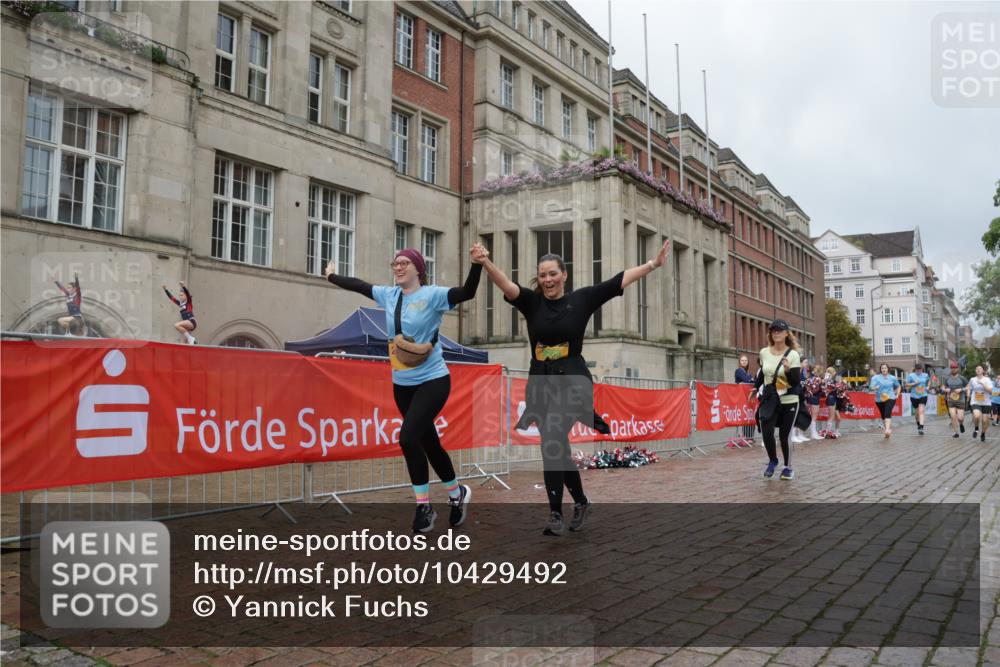 13.09.2026 - Kiel Lauf Yannick Fuchs http://msf.ph/oto/10429492 13.09.2026 11:10:32 Ziel 678, 1334, 2134, 2175, 2176, 2177, 3245, 3716, 6476, 9206, 9406, 9916, 10101, 10704, 11060, 11576, 585, 1937, 2337, 2630, 3086, 3227, 4063, 5371, 9102, 9168, 9254, 9665, 10154, 11013, 11884, 12008, 12016, 12178, 12698, 586, 1523, 6409, 6670, 8491, 10090, 10380, 10550, 11600, 2337, 6908, 9665, 9967, 11013, 11428, 11429 meine-sportfotos.de