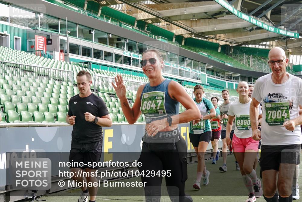 13.09.2026 - 21. swb-Marathon Bremen Michael Burmester http://msf.ph/oto/10429495 13.09.2026 13:27:08 Laufen im Stadion 186, 202, 357, 364, 390, 530, 597, 645, 726, 833, 888, 1077, 1283, 1412, 1473, 1487, 1530, 1608, 1618, 1700, 1744, 1769, 1828, 1961, 1984, 2236, 2273, 2309, 2382, 2384, 2388, 2404, 2428, 2502, 2507, 2508, 2542, 2558, 2576, 2582, 2592, 2656, 2675, 2725, 2748, 2817, 2875, 2876, 2923, 2965, 2970, 3045, 3047, 3050, 3062, 3073, 3084, 3097, 3172, 3184, 3219, 3359, 3433, 3540, 3592, 3629, 3756, 3885, 3907, 3978, 4457, 4660 meine-sportfotos.de