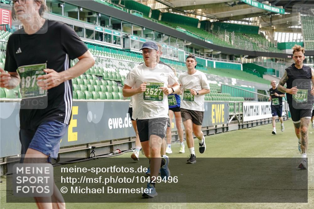 13.09.2026 - 21. swb-Marathon Bremen Michael Burmester http://msf.ph/oto/10429496 13.09.2026 13:03:20 Laufen im Stadion 150, 209, 210, 488, 596, 722, 725, 762, 881, 936, 940, 1014, 1163, 1250, 1343, 1458, 1460, 1479, 1611, 1649, 1653, 1771, 2223, 2276, 2292, 2345, 2364, 2378, 2421, 2434, 2513, 2625, 2666, 2668, 2779, 2851, 2891, 2900, 2934, 2977, 2987, 3013, 3044, 3114, 3135, 3163, 3164, 3187, 3248, 3258, 3294, 3334, 3360, 3392, 3402, 3454, 3460, 3496, 3510, 3527, 3576, 3579, 3585, 3597, 3603, 3618, 3721, 3846, 3852, 3859, 3893, 3938, 3970, 3983, 4000, 4077, 4133, 4506, 4558 meine-sportfotos.de