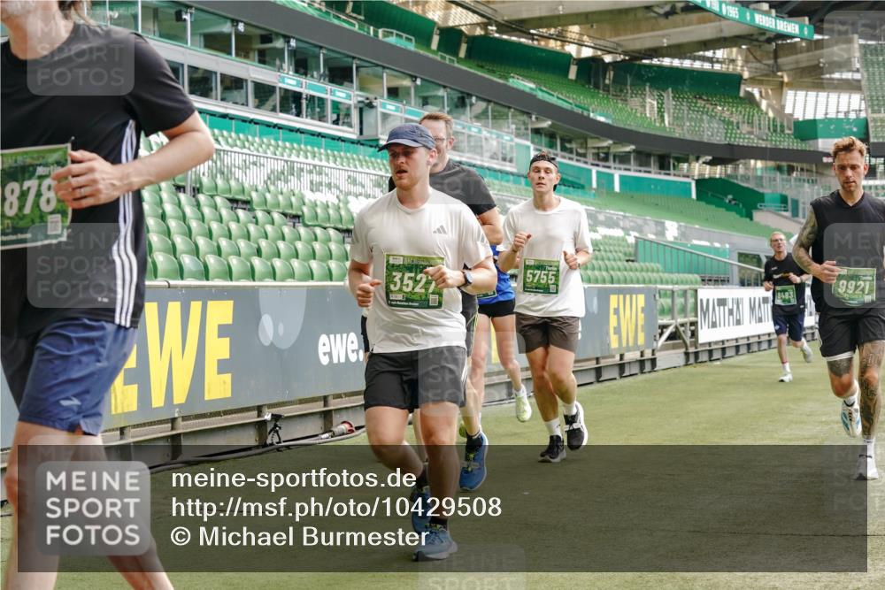 13.09.2026 - 21. swb-Marathon Bremen Michael Burmester http://msf.ph/oto/10429508 13.09.2026 13:03:20 Laufen im Stadion 150, 209, 210, 488, 596, 722, 725, 762, 881, 936, 940, 1014, 1163, 1250, 1343, 1458, 1460, 1479, 1611, 1649, 1653, 1771, 2223, 2276, 2292, 2345, 2364, 2378, 2421, 2434, 2513, 2625, 2666, 2668, 2779, 2851, 2891, 2900, 2934, 2977, 2987, 3013, 3044, 3114, 3135, 3163, 3164, 3187, 3248, 3258, 3294, 3334, 3360, 3392, 3402, 3454, 3460, 3496, 3510, 3527, 3576, 3579, 3585, 3597, 3603, 3618, 3721, 3846, 3852, 3859, 3893, 3938, 3970, 3983, 4000, 4077, 4133, 4506, 4558 meine-sportfotos.de