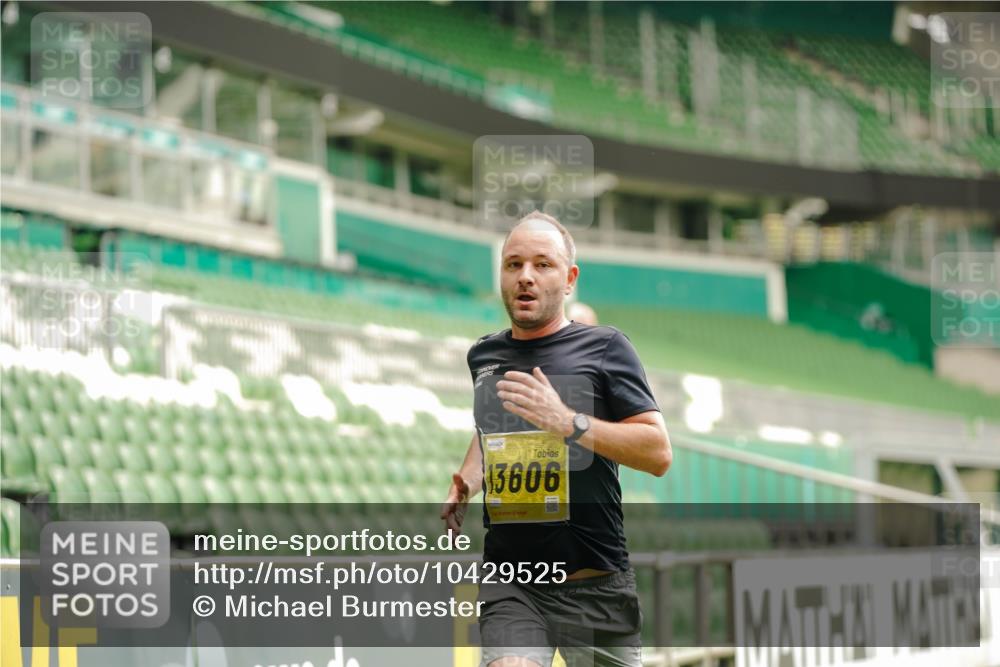 13.09.2026 - 21. swb-Marathon Bremen Michael Burmester http://msf.ph/oto/10429525 13.09.2026 10:20:51 Laufen im Stadion 10244, 10261, 10262, 10366, 10818, 10961, 10994, 11067, 11068, 11142, 11176, 11197, 11418, 11512, 11964, 12289, 12324, 12358, 12413, 12456, 12513, 12520, 12540, 13505, 13514, 13530, 13540, 13548, 13558, 13560, 13568, 13575, 13583, 13588, 13590, 13601, 13605, 13606, 13608, 13610, 13619, 13633, 13637, 10597, 12272, 12457, 12458, 13501, 13504, 13510, 13515, 13517, 13522, 13542, 13547, 13554, 13561, 13567, 13579, 13623, 13635 meine-sportfotos.de