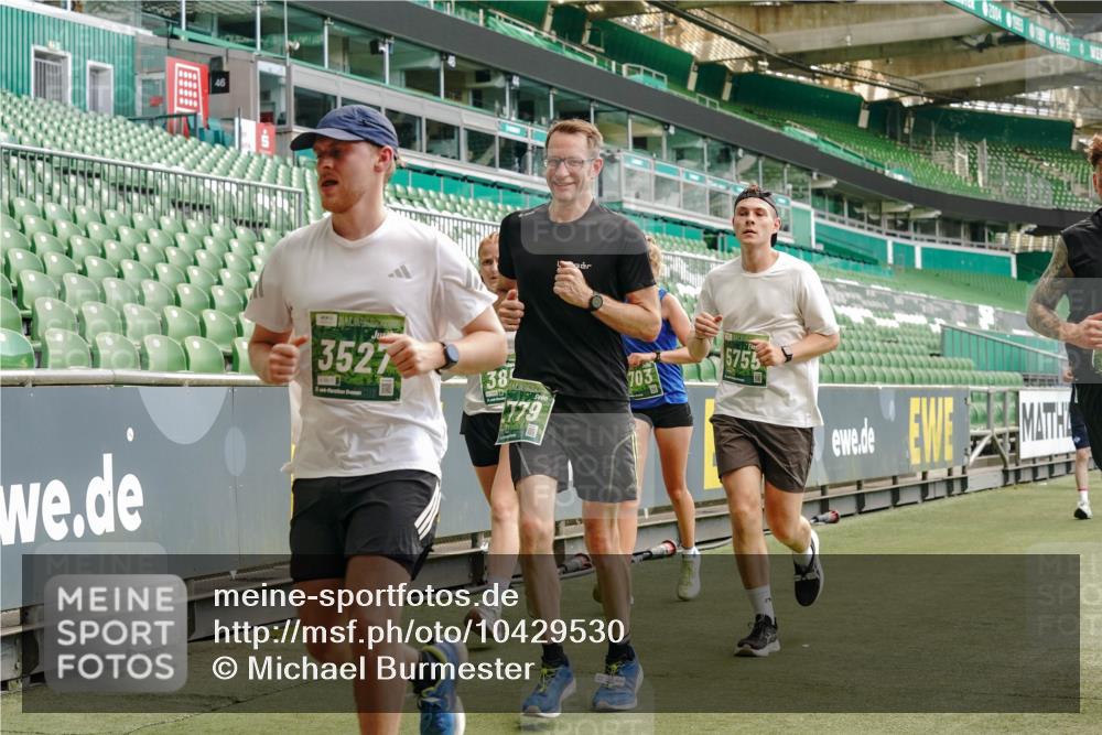13.09.2026 - 21. swb-Marathon Bremen Michael Burmester http://msf.ph/oto/10429530 13.09.2026 13:03:21 Laufen im Stadion 150, 209, 210, 488, 596, 722, 725, 762, 881, 936, 940, 1014, 1163, 1250, 1343, 1458, 1460, 1479, 1611, 1649, 1653, 1771, 2223, 2276, 2292, 2345, 2364, 2378, 2421, 2434, 2513, 2625, 2666, 2668, 2779, 2851, 2891, 2900, 2934, 2977, 2987, 3013, 3044, 3114, 3135, 3163, 3164, 3187, 3248, 3258, 3294, 3334, 3360, 3392, 3402, 3454, 3460, 3496, 3510, 3527, 3576, 3579, 3585, 3597, 3603, 3618, 3721, 3846, 3852, 3859, 3893, 3938, 3970, 3983, 4000, 4077, 4133, 4506, 4558 meine-sportfotos.de
