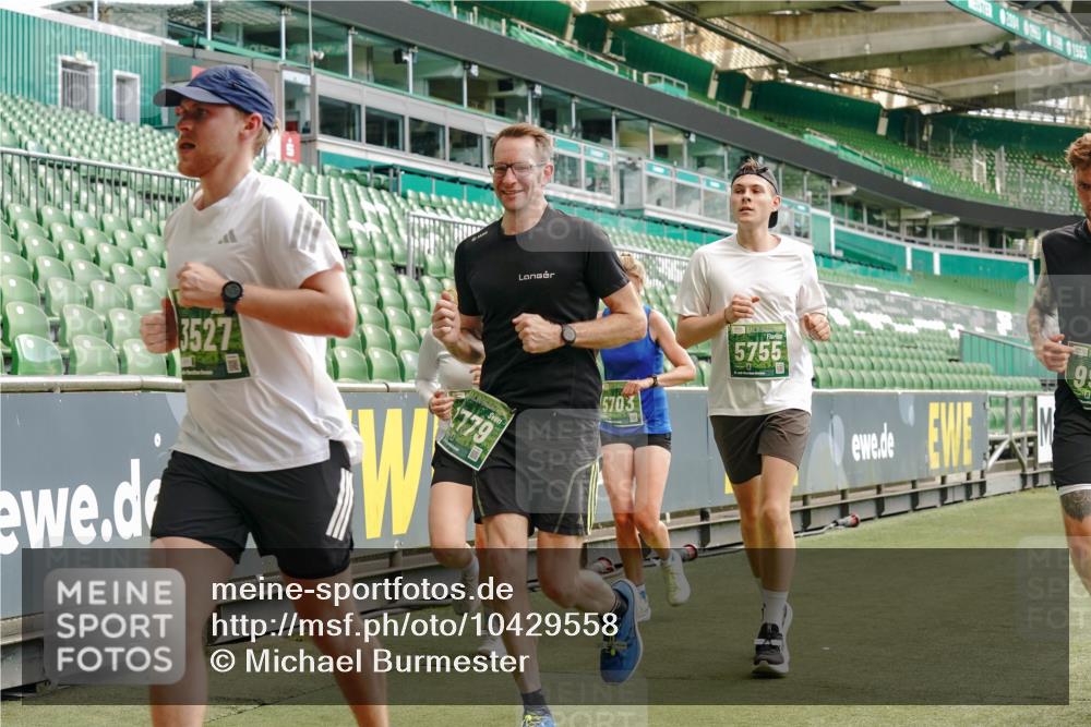 13.09.2026 - 21. swb-Marathon Bremen Michael Burmester http://msf.ph/oto/10429558 13.09.2026 13:03:21 Laufen im Stadion 150, 209, 210, 488, 596, 722, 725, 762, 881, 936, 940, 1014, 1163, 1250, 1343, 1458, 1460, 1479, 1611, 1649, 1653, 1771, 2223, 2276, 2292, 2345, 2364, 2378, 2421, 2434, 2513, 2625, 2666, 2668, 2779, 2851, 2891, 2900, 2934, 2977, 2987, 3013, 3044, 3114, 3135, 3163, 3164, 3187, 3248, 3258, 3294, 3334, 3360, 3392, 3402, 3454, 3460, 3496, 3510, 3527, 3576, 3579, 3585, 3597, 3603, 3618, 3721, 3846, 3852, 3859, 3893, 3938, 3970, 3983, 4000, 4077, 4133, 4506, 4558 meine-sportfotos.de