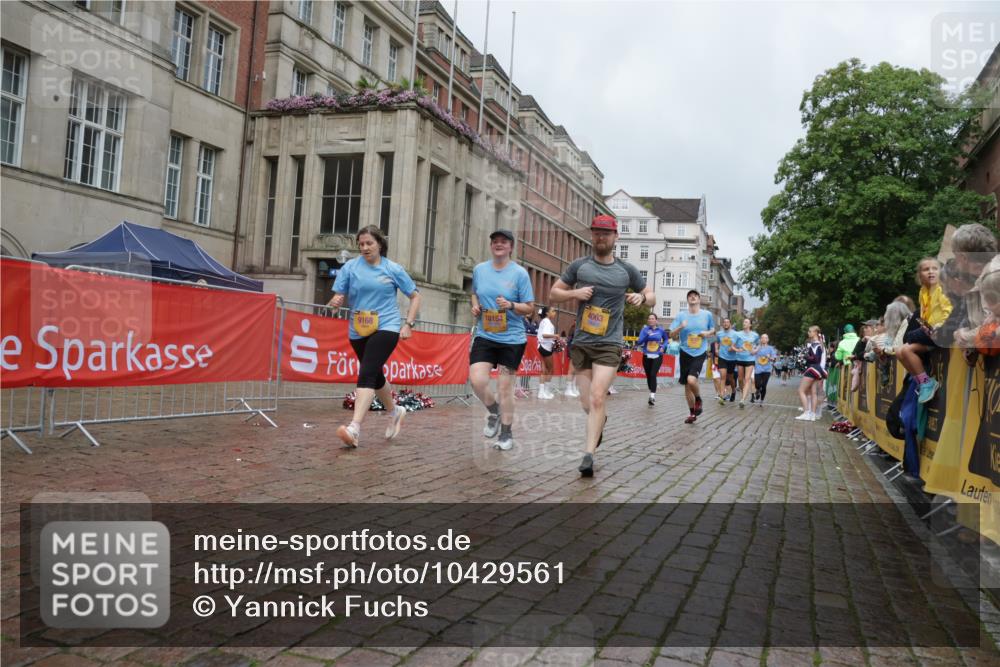 13.09.2026 - Kiel Lauf Yannick Fuchs http://msf.ph/oto/10429561 13.09.2026 11:10:38 Ziel 586, 678, 1334, 2134, 2175, 2176, 2177, 3245, 3716, 6476, 9206, 9406, 9916, 10090, 10101, 10550, 11576, 585, 678, 1937, 2630, 3086, 3227, 4063, 5371, 9102, 9168, 9254, 10154, 10704, 11060, 12008, 12016, 12178, 12698, 1523, 2512, 2628, 5920, 6409, 6670, 6756, 7930, 8468, 8491, 10380, 10661, 11600, 11644, 2337, 3227, 4063, 9168, 9665, 10154, 11013, 11884 meine-sportfotos.de