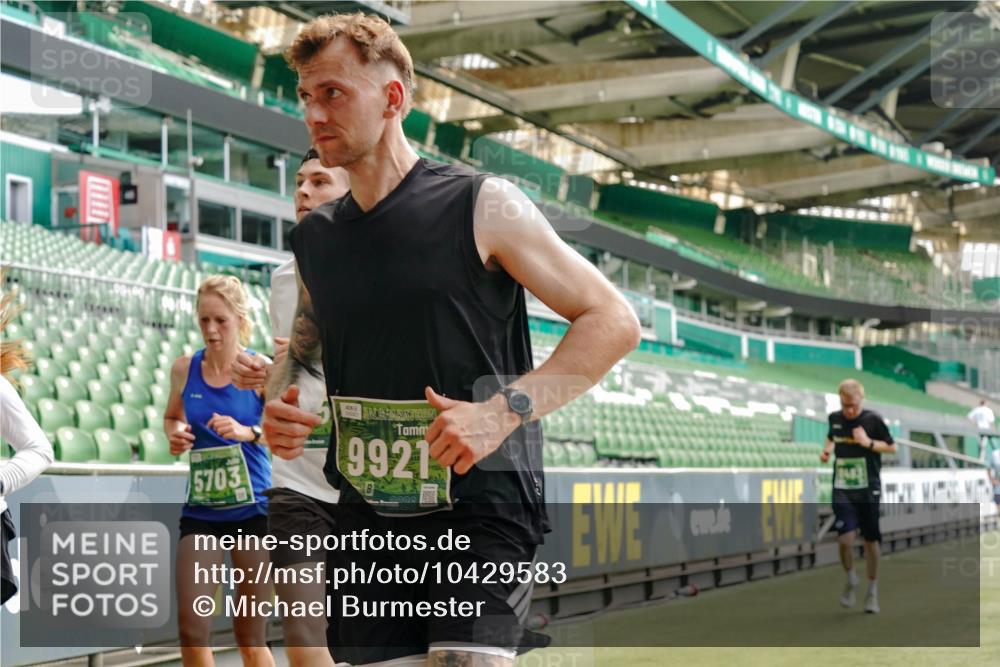 13.09.2026 - 21. swb-Marathon Bremen Michael Burmester http://msf.ph/oto/10429583 13.09.2026 13:03:22 Laufen im Stadion 150, 209, 210, 488, 596, 722, 725, 762, 881, 936, 940, 1014, 1163, 1250, 1343, 1458, 1460, 1479, 1611, 1649, 1653, 1771, 2223, 2276, 2292, 2345, 2364, 2378, 2421, 2434, 2513, 2625, 2666, 2668, 2779, 2851, 2891, 2900, 2934, 2977, 2987, 3013, 3044, 3114, 3135, 3163, 3164, 3187, 3248, 3258, 3294, 3334, 3360, 3392, 3402, 3454, 3460, 3496, 3510, 3527, 3576, 3579, 3585, 3597, 3603, 3618, 3721, 3846, 3852, 3859, 3893, 3938, 3970, 3983, 4000, 4077, 4133, 4506, 4558 meine-sportfotos.de