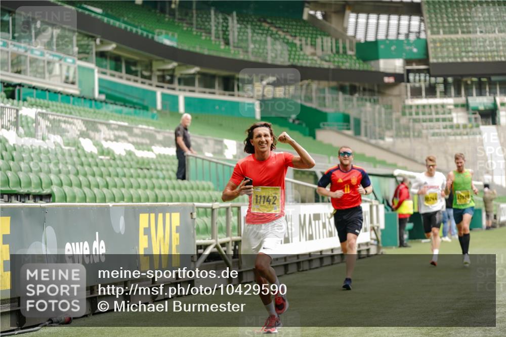 13.09.2026 - 21. swb-Marathon Bremen Michael Burmester http://msf.ph/oto/10429590 13.09.2026 10:20:54 Laufen im Stadion 10244, 10261, 10262, 10818, 10961, 10994, 11067, 11068, 11142, 11176, 11197, 11418, 11512, 11964, 12289, 12324, 12358, 12413, 12456, 12513, 12520, 12540, 13505, 13514, 13540, 13548, 13558, 13560, 13568, 13575, 13583, 13588, 13590, 13601, 13605, 13606, 13608, 13610, 13619, 13633, 13637, 10597, 12272, 12457, 12458, 13501, 13504, 13510, 13515, 13517, 13522, 13542, 13547, 13554, 13561, 13567, 13579, 13623, 13635 meine-sportfotos.de