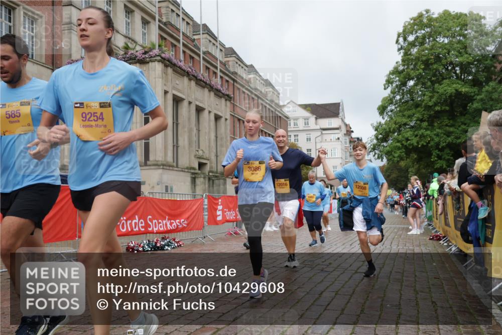 13.09.2026 - Kiel Lauf Yannick Fuchs http://msf.ph/oto/10429608 13.09.2026 11:10:43 Ziel 586, 1334, 2134, 2175, 2176, 2177, 3716, 6409, 8491, 9206, 9406, 9916, 10090, 10101, 10550, 585, 678, 1937, 2134, 2630, 3086, 3245, 5371, 6476, 9102, 9206, 9254, 9406, 10704, 11060, 11576, 12008, 12016, 12178, 12698, 1523, 2512, 2628, 5920, 6670, 6756, 6852, 7930, 8468, 10380, 10661, 11600, 11644, 585, 3086, 3227, 4063, 5371, 9168, 9254, 10154, 11884, 12008, 12016 meine-sportfotos.de