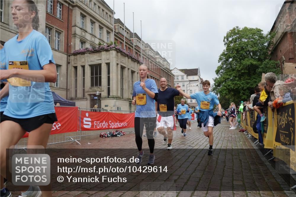 13.09.2026 - Kiel Lauf Yannick Fuchs http://msf.ph/oto/10429614 13.09.2026 11:10:43 Ziel 586, 1334, 2134, 2175, 2176, 2177, 3716, 6409, 8491, 9206, 9406, 9916, 10090, 10101, 10550, 585, 678, 1937, 2134, 2630, 3086, 3245, 5371, 6476, 9102, 9206, 9254, 9406, 10704, 11060, 11576, 12008, 12016, 12178, 12698, 1523, 2512, 2628, 5920, 6670, 6756, 6852, 7930, 8468, 10380, 10661, 11600, 11644, 585, 3086, 3227, 4063, 5371, 9168, 9254, 10154, 11884, 12008, 12016 meine-sportfotos.de