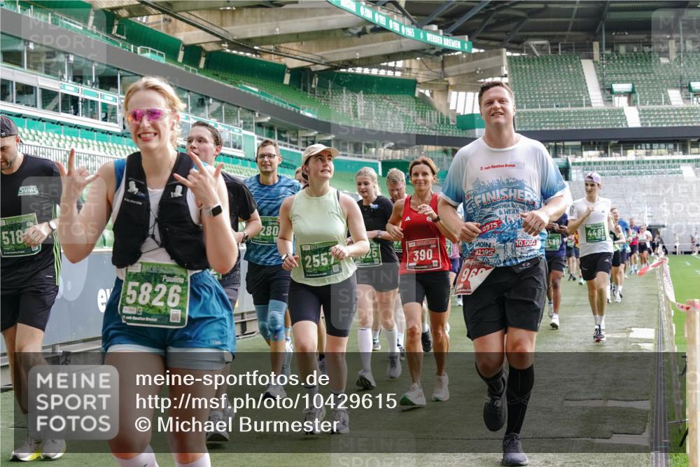 13.09.2026 - 21. swb-Marathon Bremen Michael Burmester http://msf.ph/oto/10429615 13.09.2026 13:27:13 Laufen im Stadion 186, 202, 357, 364, 390, 597, 645, 726, 833, 888, 925, 1077, 1283, 1412, 1473, 1487, 1496, 1530, 1608, 1618, 1700, 1744, 1769, 1828, 1958, 1961, 1984, 2236, 2273, 2309, 2382, 2384, 2388, 2404, 2428, 2502, 2507, 2508, 2542, 2558, 2576, 2582, 2592, 2656, 2675, 2725, 2748, 2817, 2875, 2876, 2923, 2965, 2970, 3045, 3047, 3050, 3062, 3073, 3084, 3097, 3172, 3184, 3219, 3359, 3433, 3540, 3592, 3629, 3756, 3885, 3907, 3978, 4457, 4660 meine-sportfotos.de