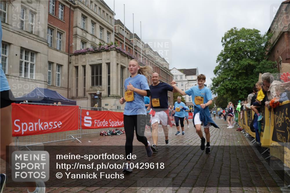 13.09.2026 - Kiel Lauf Yannick Fuchs http://msf.ph/oto/10429618 13.09.2026 11:10:44 Ziel 586, 1334, 2175, 2176, 2177, 3716, 6409, 6670, 8491, 9916, 10090, 10101, 10550, 11600, 585, 678, 1937, 2134, 2630, 3086, 3245, 6476, 9102, 9206, 9254, 9406, 10704, 11060, 11576, 12008, 12016, 12178, 12698, 1523, 2512, 2628, 5920, 6756, 6852, 7930, 8468, 10380, 10661, 11644, 585, 1937, 3086, 3227, 4063, 5371, 9168, 9254, 10154, 11884, 12008, 12016 meine-sportfotos.de