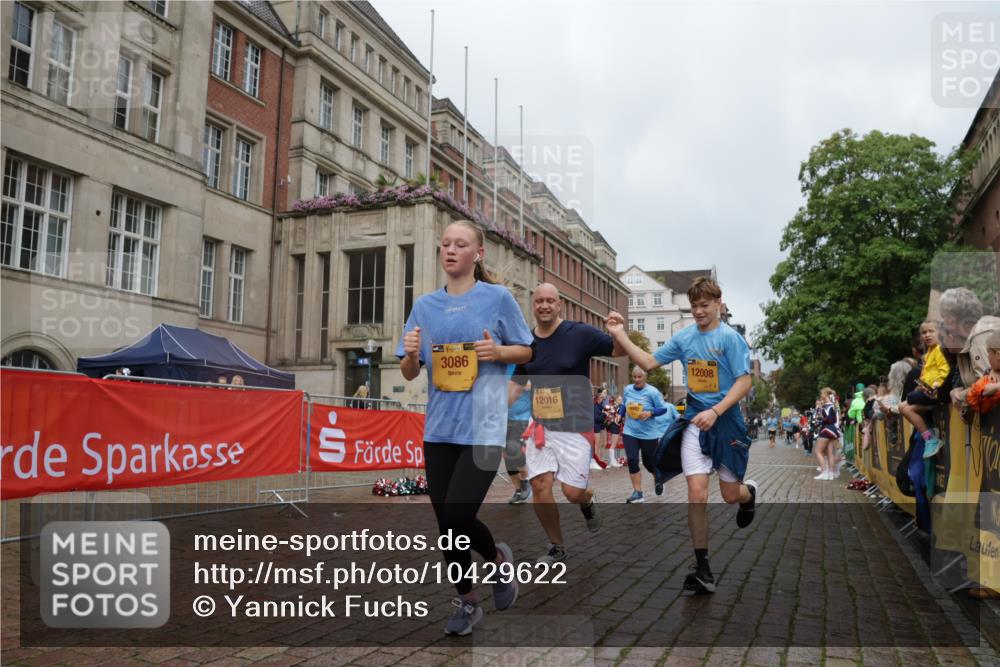 13.09.2026 - Kiel Lauf Yannick Fuchs http://msf.ph/oto/10429622 13.09.2026 11:10:44 Ziel 586, 1334, 2175, 2176, 2177, 3716, 6409, 6670, 8491, 9916, 10090, 10101, 10550, 11600, 585, 678, 1937, 2134, 2630, 3086, 3245, 6476, 9102, 9206, 9254, 9406, 10704, 11060, 11576, 12008, 12016, 12178, 12698, 1523, 2512, 2628, 5920, 6756, 6852, 7930, 8468, 10380, 10661, 11644, 585, 1937, 3086, 3227, 4063, 5371, 9168, 9254, 10154, 11884, 12008, 12016 meine-sportfotos.de