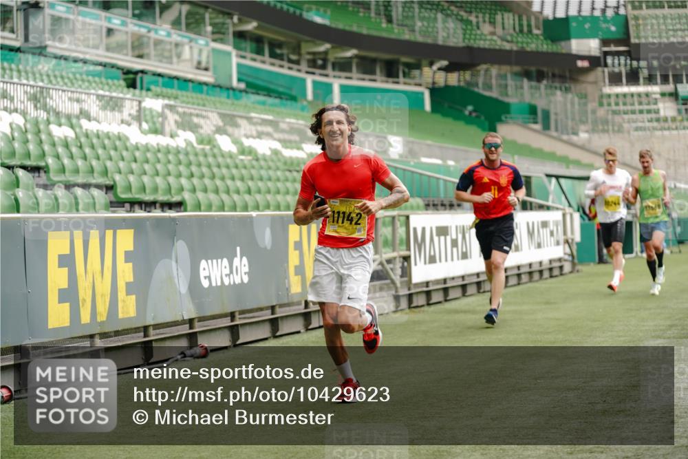 13.09.2026 - 21. swb-Marathon Bremen Michael Burmester http://msf.ph/oto/10429623 13.09.2026 10:20:54 Laufen im Stadion 10244, 10261, 10262, 10818, 10961, 10994, 11067, 11068, 11142, 11176, 11197, 11418, 11512, 11964, 12289, 12324, 12358, 12413, 12456, 12513, 12520, 12540, 13505, 13514, 13540, 13548, 13558, 13560, 13568, 13575, 13583, 13588, 13590, 13601, 13605, 13606, 13608, 13610, 13619, 13633, 13637, 10597, 12272, 12457, 12458, 13501, 13504, 13510, 13515, 13517, 13522, 13542, 13547, 13554, 13561, 13567, 13579, 13623, 13635 meine-sportfotos.de