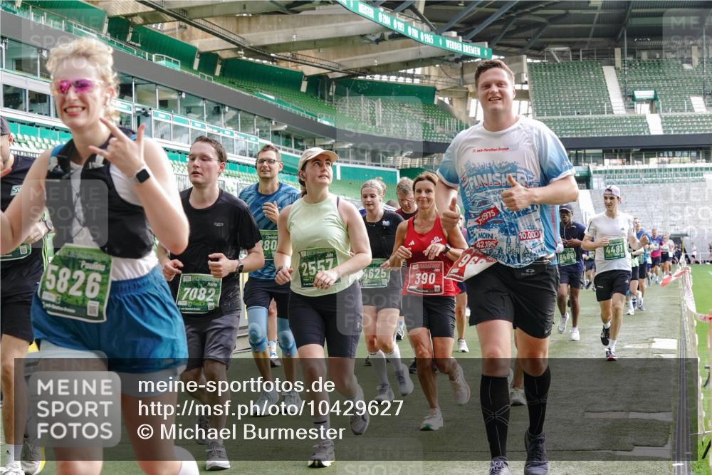 13.09.2026 - 21. swb-Marathon Bremen Michael Burmester http://msf.ph/oto/10429627 13.09.2026 13:27:13 Laufen im Stadion 186, 202, 357, 364, 390, 597, 645, 726, 833, 888, 925, 1077, 1283, 1412, 1473, 1487, 1496, 1530, 1608, 1618, 1700, 1744, 1769, 1828, 1958, 1961, 1984, 2236, 2273, 2309, 2382, 2384, 2388, 2404, 2428, 2502, 2507, 2508, 2542, 2558, 2576, 2582, 2592, 2656, 2675, 2725, 2748, 2817, 2875, 2876, 2923, 2965, 2970, 3045, 3047, 3050, 3062, 3073, 3084, 3097, 3172, 3184, 3219, 3359, 3433, 3540, 3592, 3629, 3756, 3885, 3907, 3978, 4457, 4660 meine-sportfotos.de