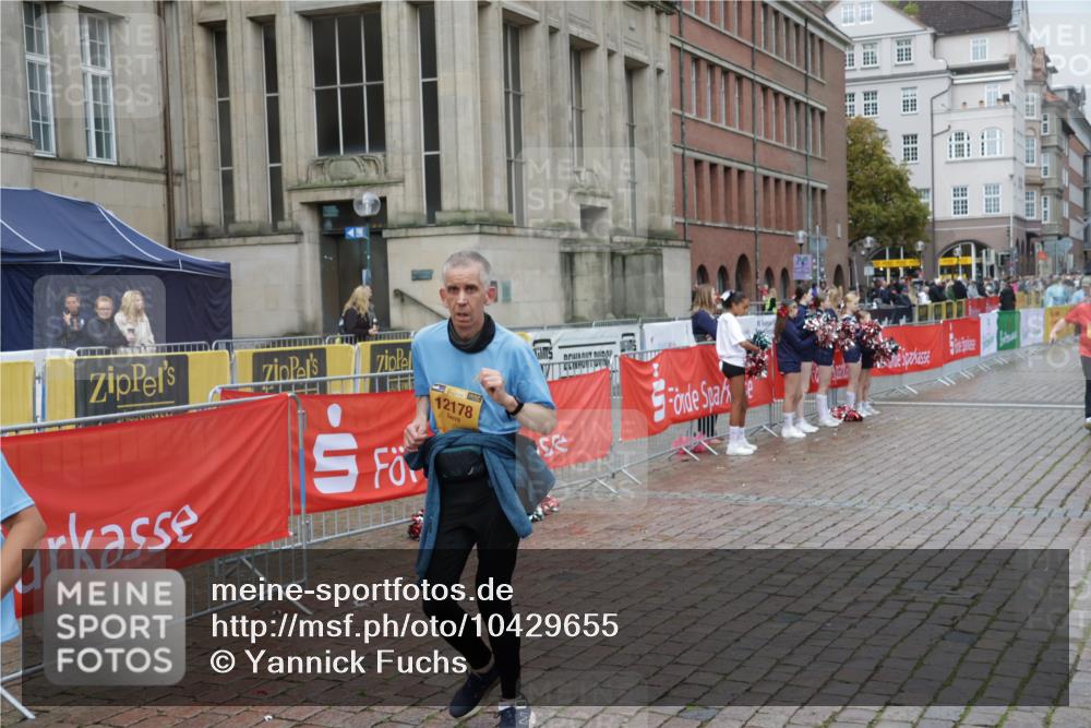 13.09.2026 - Kiel Lauf Yannick Fuchs http://msf.ph/oto/10429655 13.09.2026 11:10:49 Ziel 1523, 5920, 6409, 6670, 7930, 8491, 10090, 10380, 10550, 11600, 586, 678, 1334, 2134, 2175, 2176, 2177, 2630, 3245, 3716, 6476, 9206, 9406, 9916, 10101, 10704, 11060, 11576, 12178, 12698, 2512, 2628, 4019, 5341, 6756, 6852, 7473, 8468, 8826, 10661, 11644, 585, 1937, 3086, 5371, 9102, 9254, 12008, 12016, 12178, 12698 meine-sportfotos.de