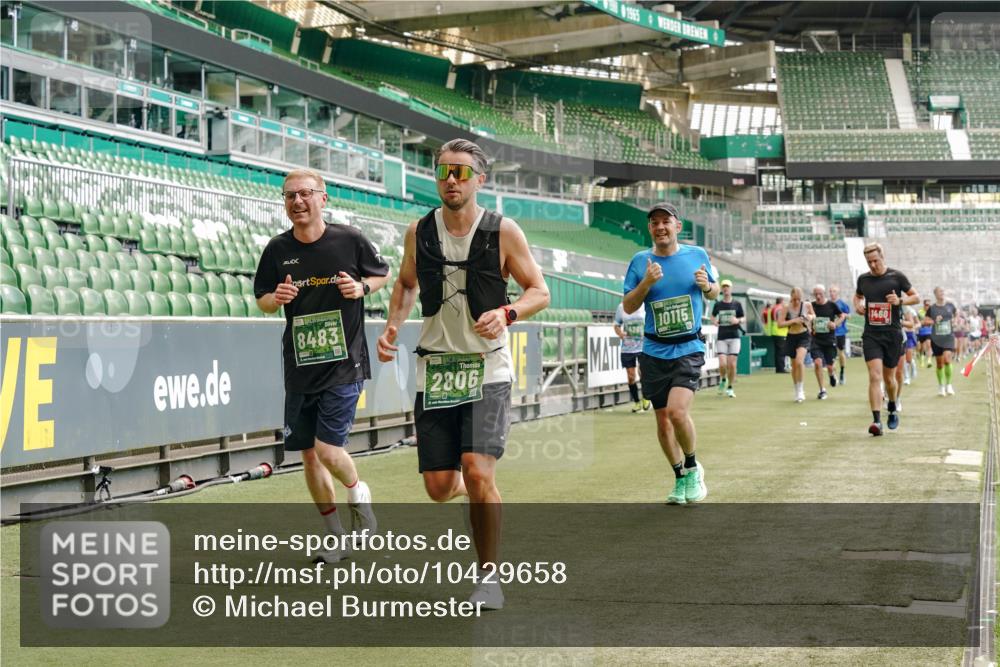 13.09.2026 - 21. swb-Marathon Bremen Michael Burmester http://msf.ph/oto/10429658 13.09.2026 13:03:25 Laufen im Stadion 150, 209, 210, 488, 596, 722, 725, 762, 881, 936, 940, 1014, 1163, 1250, 1343, 1458, 1460, 1479, 1611, 1649, 1653, 1771, 2223, 2276, 2292, 2345, 2364, 2378, 2421, 2434, 2513, 2625, 2666, 2668, 2779, 2851, 2891, 2900, 2934, 2977, 2987, 3013, 3044, 3114, 3135, 3163, 3164, 3187, 3248, 3258, 3294, 3334, 3360, 3402, 3425, 3454, 3460, 3496, 3510, 3576, 3579, 3585, 3597, 3603, 3618, 3721, 3846, 3852, 3859, 3893, 3938, 3970, 3983, 4000, 4077, 4133, 4506, 4558 meine-sportfotos.de