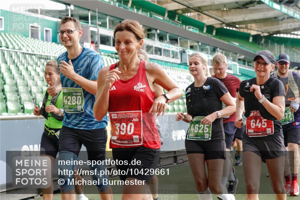 13.09.2026 - 21. swb-Marathon Bremen Michael Burmester http://msf.ph/oto/10429661 13.09.2026 13:27:15 Laufen im Stadion 111, 186, 202, 357, 364, 390, 478, 597, 645, 726, 833, 888, 925, 1077, 1283, 1412, 1473, 1487, 1496, 1530, 1608, 1618, 1700, 1769, 1828, 1958, 1961, 1984, 2236, 2273, 2309, 2382, 2384, 2388, 2404, 2428, 2502, 2507, 2508, 2542, 2558, 2576, 2582, 2592, 2656, 2675, 2725, 2748, 2817, 2875, 2876, 2923, 2965, 2970, 3045, 3047, 3050, 3062, 3073, 3084, 3097, 3172, 3184, 3219, 3359, 3433, 3540, 3592, 3629, 3756, 3885, 3907, 3978, 4457, 4660 meine-sportfotos.de