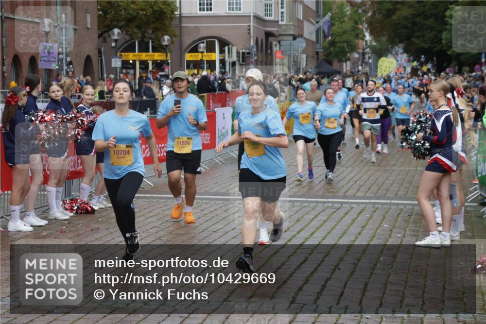 13.09.2026 - Kiel Lauf Yannick Fuchs http://msf.ph/oto/10429669 13.09.2026 11:10:57 Ziel 1523, 2512, 2628, 5920, 6670, 6756, 7930, 8468, 10380, 10661, 11600, 11644, 586, 678, 1334, 2134, 2175, 2176, 2177, 3245, 3716, 6409, 6476, 8491, 9206, 9406, 9916, 10090, 10101, 10550, 10704, 11060, 11576, 1079, 2192, 2251, 4019, 5341, 6852, 7473, 8314, 8315, 8826, 9693, 10067, 11361, 11934, 11947, 2630, 10704, 11060, 12178, 12698 meine-sportfotos.de