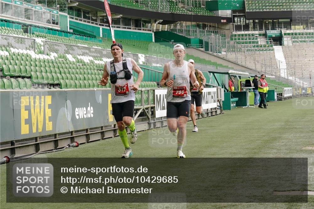 13.09.2026 - 21. swb-Marathon Bremen Michael Burmester http://msf.ph/oto/10429685 13.09.2026 12:12:20 Laufen im Stadion 317, 443, 614, 796, 1651, 692 meine-sportfotos.de