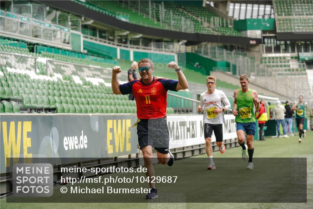 13.09.2026 - 21. swb-Marathon Bremen Michael Burmester http://msf.ph/oto/10429687 13.09.2026 10:20:56 Laufen im Stadion 10244, 10261, 10262, 10818, 10961, 10994, 11067, 11068, 11142, 11176, 11197, 11418, 11512, 11964, 12289, 12324, 12358, 12413, 12456, 12513, 12520, 12540, 13505, 13514, 13540, 13548, 13558, 13560, 13568, 13575, 13583, 13588, 13590, 13601, 13605, 13606, 13608, 13610, 13619, 13633, 13637, 10597, 12272, 12457, 12458, 13501, 13504, 13510, 13515, 13517, 13522, 13542, 13547, 13554, 13561, 13567, 13579, 13623, 13635 meine-sportfotos.de