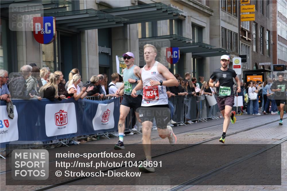 13.09.2026 - 21. swb-Marathon Bremen Strokosch-Dieckow http://msf.ph/oto/10429691 13.09.2026 13:09:35 Ziel 195, 538, 567, 623, 1723, 1975, 2020, 2750, 4781, 4782, 5627, 8835, 9241, 9277, 9804, 9817, 1034, 1241, 3197, 4473, 4782, 4895, 5111, 6652, 8759, 9789, 9866, 9904 meine-sportfotos.de