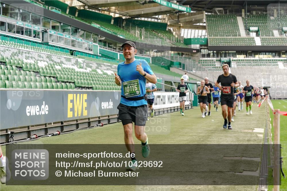 13.09.2026 - 21. swb-Marathon Bremen Michael Burmester http://msf.ph/oto/10429692 13.09.2026 13:03:26 Laufen im Stadion 209, 210, 488, 596, 722, 725, 762, 881, 936, 940, 1014, 1163, 1250, 1343, 1458, 1460, 1479, 1611, 1649, 1653, 1771, 2223, 2276, 2292, 2345, 2364, 2378, 2421, 2434, 2513, 2625, 2666, 2668, 2779, 2851, 2891, 2900, 2934, 2977, 3013, 3044, 3114, 3135, 3163, 3164, 3187, 3248, 3258, 3294, 3334, 3360, 3402, 3425, 3454, 3460, 3496, 3510, 3576, 3579, 3585, 3597, 3603, 3618, 3721, 3846, 3852, 3859, 3893, 3938, 3970, 3983, 4000, 4077, 4133, 4506, 4558 meine-sportfotos.de