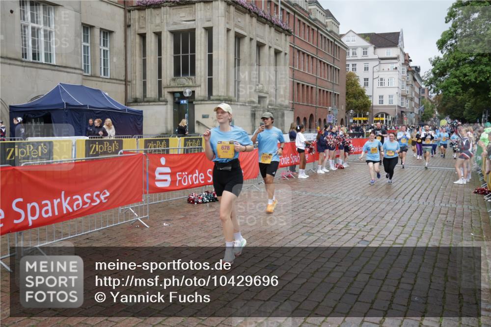 13.09.2026 - Kiel Lauf Yannick Fuchs http://msf.ph/oto/10429696 13.09.2026 11:11:01 Ziel 1523, 2512, 2628, 5920, 6756, 6852, 7930, 8468, 8826, 10661, 11644, 586, 678, 1334, 2134, 2175, 2176, 2177, 3245, 3716, 6409, 6476, 6670, 8491, 9206, 9406, 9916, 10090, 10101, 10380, 10550, 11576, 11600, 1079, 2192, 2251, 3346, 4019, 4090, 4589, 5341, 5869, 7181, 7431, 7473, 8314, 8315, 9693, 10067, 10882, 11361, 11417, 11719, 11934, 11947, 12845, 678, 2630, 10704, 11060, 11576 meine-sportfotos.de