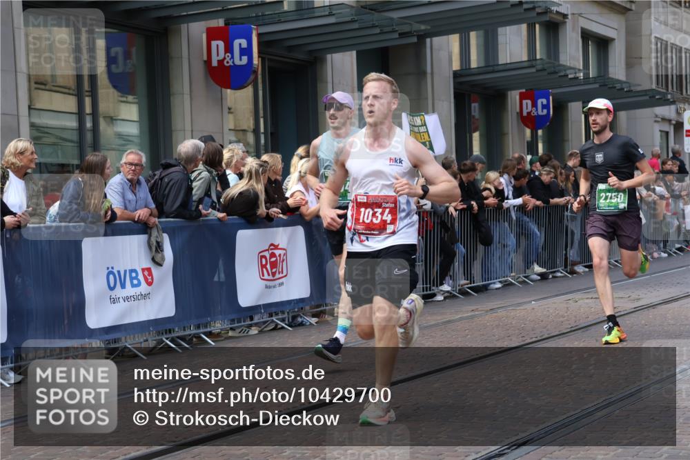 13.09.2026 - 21. swb-Marathon Bremen Strokosch-Dieckow http://msf.ph/oto/10429700 13.09.2026 13:09:35 Ziel 195, 538, 567, 623, 1723, 1975, 2020, 2750, 4781, 4782, 5627, 8835, 9241, 9277, 9804, 9817, 1034, 1241, 3197, 4473, 4782, 4895, 5111, 6652, 8759, 9789, 9866, 9904 meine-sportfotos.de