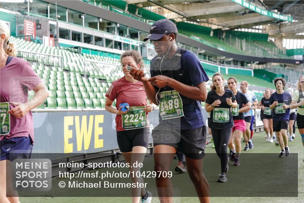 13.09.2026 - 21. swb-Marathon Bremen Michael Burmester http://msf.ph/oto/10429709 13.09.2026 13:27:18 Laufen im Stadion 111, 186, 202, 357, 364, 390, 478, 597, 726, 829, 833, 888, 925, 1077, 1283, 1412, 1473, 1496, 1530, 1608, 1618, 1700, 1769, 1958, 1961, 1984, 2236, 2273, 2309, 2382, 2384, 2388, 2404, 2428, 2502, 2507, 2508, 2542, 2558, 2576, 2582, 2592, 2656, 2675, 2725, 2748, 2817, 2875, 2876, 2923, 2965, 2970, 3045, 3047, 3050, 3062, 3073, 3084, 3172, 3184, 3219, 3359, 3433, 3540, 3592, 3629, 3756, 3885, 3907, 3978, 4457, 4660 meine-sportfotos.de