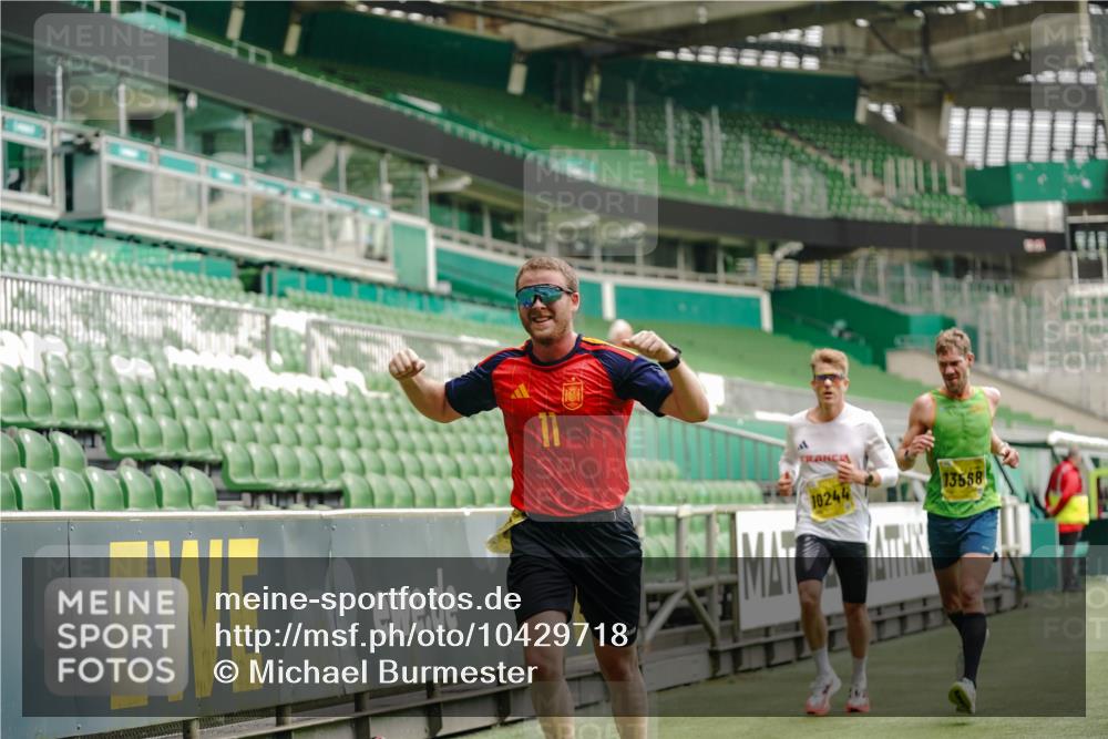 13.09.2026 - 21. swb-Marathon Bremen Michael Burmester http://msf.ph/oto/10429718 13.09.2026 10:20:57 Laufen im Stadion 10244, 10261, 10262, 10818, 10961, 10994, 11067, 11068, 11142, 11176, 11197, 11418, 11512, 11964, 12289, 12324, 12358, 12413, 12456, 12513, 12520, 12540, 13505, 13514, 13540, 13548, 13558, 13560, 13568, 13575, 13583, 13588, 13590, 13601, 13605, 13606, 13608, 13610, 13619, 13633, 13637, 10597, 12272, 12457, 12458, 13501, 13504, 13510, 13515, 13517, 13522, 13542, 13543, 13547, 13554, 13561, 13567, 13579, 13623, 13635 meine-sportfotos.de