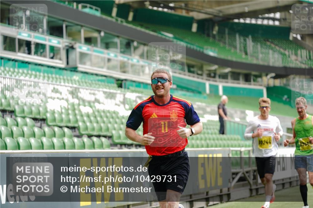 13.09.2026 - 21. swb-Marathon Bremen Michael Burmester http://msf.ph/oto/10429731 13.09.2026 10:20:57 Laufen im Stadion 10244, 10261, 10262, 10818, 10961, 10994, 11067, 11068, 11142, 11176, 11197, 11418, 11512, 11964, 12289, 12324, 12358, 12413, 12456, 12513, 12520, 12540, 13505, 13514, 13540, 13548, 13558, 13560, 13568, 13575, 13583, 13588, 13590, 13601, 13605, 13606, 13608, 13610, 13619, 13633, 13637, 10597, 12272, 12457, 12458, 13501, 13504, 13510, 13515, 13517, 13522, 13542, 13543, 13547, 13554, 13561, 13567, 13579, 13623, 13635 meine-sportfotos.de