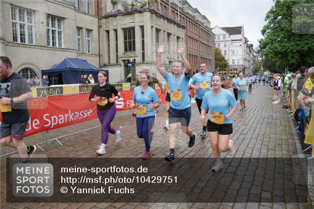 13.09.2026 - Kiel Lauf Yannick Fuchs http://msf.ph/oto/10429751 13.09.2026 11:11:10 Ziel 2251, 4019, 5341, 6852, 7473, 8314, 8315, 8826, 11934, 586, 1334, 1523, 2175, 2176, 2177, 2512, 2628, 3716, 5920, 6409, 6670, 6756, 7930, 8468, 8491, 9916, 10090, 10101, 10380, 10550, 10661, 11600, 11644, 1079, 1460, 1655, 2192, 3346, 4090, 4589, 5869, 7181, 7431, 8127, 9693, 10067, 10882, 11361, 11417, 11719, 11947, 12845, 586, 678, 1334, 2134, 2175, 2176, 2177, 3245, 3716, 6476, 9206, 9406, 9916, 10101, 11576 meine-sportfotos.de