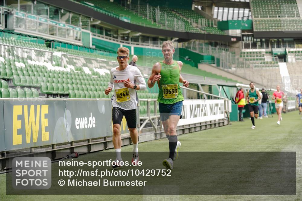 13.09.2026 - 21. swb-Marathon Bremen Michael Burmester http://msf.ph/oto/10429752 13.09.2026 10:20:58 Laufen im Stadion 10244, 10261, 10262, 10818, 10961, 10994, 11067, 11068, 11142, 11176, 11197, 11418, 11512, 11964, 12289, 12324, 12358, 12413, 12456, 12513, 12520, 12540, 13505, 13514, 13540, 13548, 13558, 13560, 13568, 13575, 13583, 13588, 13590, 13601, 13605, 13606, 13608, 13610, 13619, 13633, 13637, 10597, 12272, 12457, 12458, 13501, 13504, 13510, 13515, 13517, 13522, 13542, 13543, 13547, 13554, 13561, 13567, 13579, 13623, 13635 meine-sportfotos.de