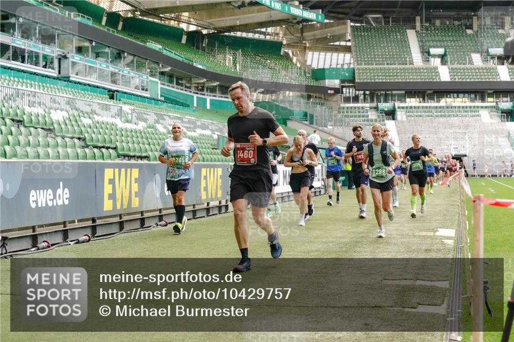 13.09.2026 - 21. swb-Marathon Bremen Michael Burmester http://msf.ph/oto/10429757 13.09.2026 13:03:28 Laufen im Stadion 209, 210, 488, 534, 596, 722, 725, 762, 881, 936, 940, 1014, 1163, 1250, 1343, 1458, 1460, 1479, 1611, 1649, 1653, 1771, 2223, 2276, 2292, 2345, 2364, 2378, 2421, 2434, 2513, 2625, 2666, 2668, 2779, 2851, 2891, 2900, 2934, 2977, 3013, 3044, 3114, 3135, 3163, 3164, 3187, 3248, 3258, 3294, 3360, 3402, 3425, 3454, 3460, 3496, 3510, 3576, 3579, 3585, 3597, 3603, 3618, 3721, 3846, 3852, 3859, 3893, 3938, 3970, 3983, 4000, 4077, 4133, 4506, 4558, 242 meine-sportfotos.de