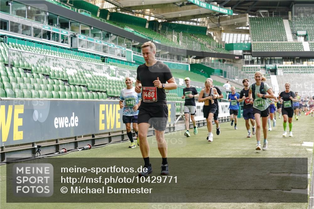 13.09.2026 - 21. swb-Marathon Bremen Michael Burmester http://msf.ph/oto/10429771 13.09.2026 13:03:29 Laufen im Stadion 209, 210, 488, 534, 596, 722, 725, 762, 881, 936, 940, 1014, 1163, 1250, 1343, 1458, 1460, 1479, 1611, 1649, 1653, 1771, 2223, 2276, 2292, 2345, 2364, 2378, 2421, 2434, 2513, 2625, 2666, 2668, 2779, 2851, 2891, 2900, 2934, 2977, 3013, 3044, 3114, 3135, 3163, 3164, 3187, 3248, 3258, 3360, 3402, 3425, 3454, 3460, 3496, 3510, 3576, 3579, 3585, 3597, 3603, 3618, 3721, 3846, 3852, 3859, 3893, 3938, 3970, 3983, 4000, 4077, 4133, 4506, 4558, 242 meine-sportfotos.de