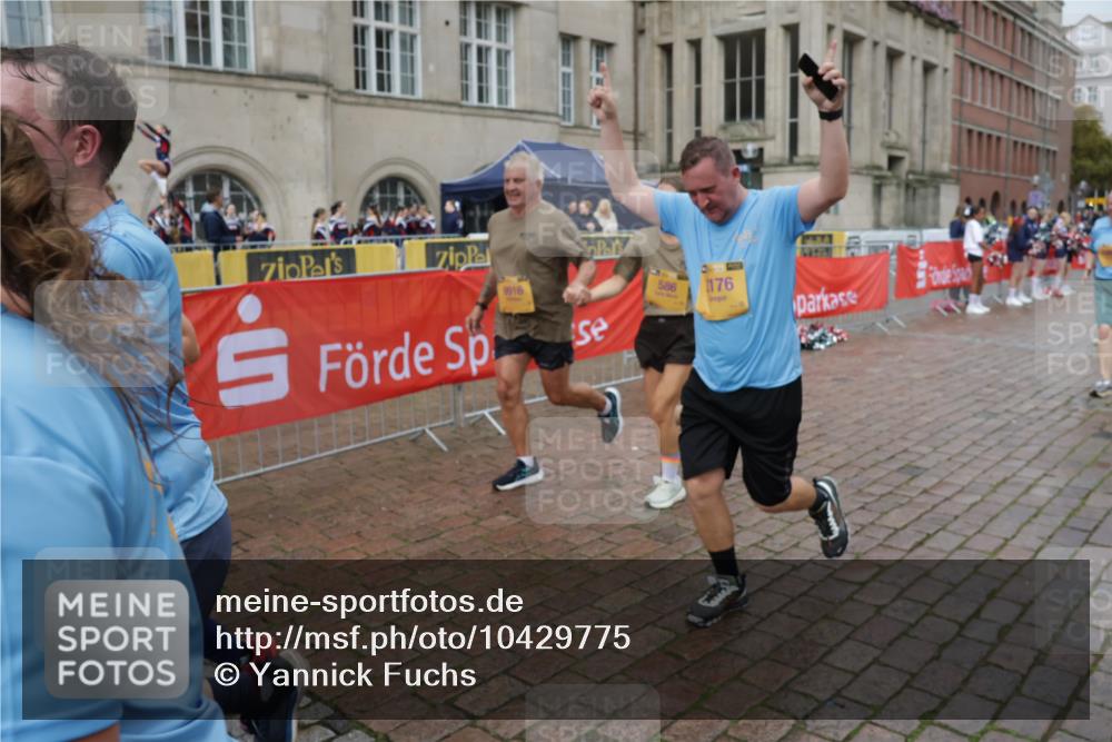 13.09.2026 - Kiel Lauf Yannick Fuchs http://msf.ph/oto/10429775 13.09.2026 11:11:11 Ziel 2192, 2251, 4019, 5341, 6852, 7473, 8314, 8315, 8826, 11934, 11947, 586, 1334, 1523, 2175, 2176, 2177, 2512, 2628, 3716, 5920, 6409, 6670, 6756, 7930, 8468, 8491, 9916, 10090, 10101, 10380, 10550, 10661, 11600, 11644, 1079, 1460, 1655, 3346, 4090, 4589, 5869, 7181, 7431, 8127, 9693, 10067, 10882, 11361, 11417, 11719, 12845, 586, 1334, 2134, 2175, 2176, 2177, 3245, 3716, 6476, 9206, 9406, 9916, 10101, 11576 meine-sportfotos.de